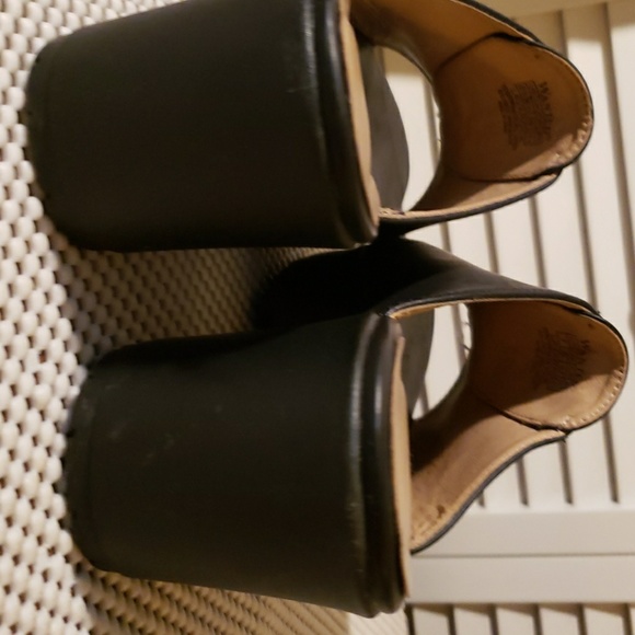 Shoes - Picture 3 of 3